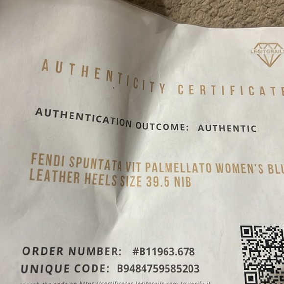 *Authentic* Fendi Spuntata Vit Palmellato - Picture 7 of 8